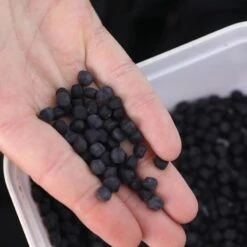 Fjuka 2in1 Pellets Black -Vissen Winkel 1532186Fjuka 2in1 Black 3